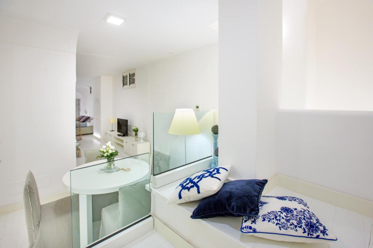 White Stylish Apartment 3 Vico Equense Exteriör bild